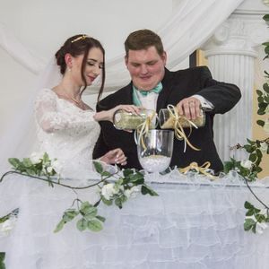 Meet your Posher, Gloria